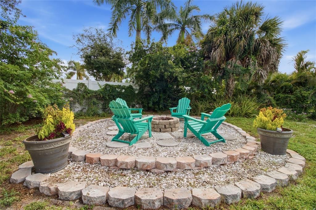 For Sale: $529,900 (2 beds, 2 baths, 1704 Square Feet)