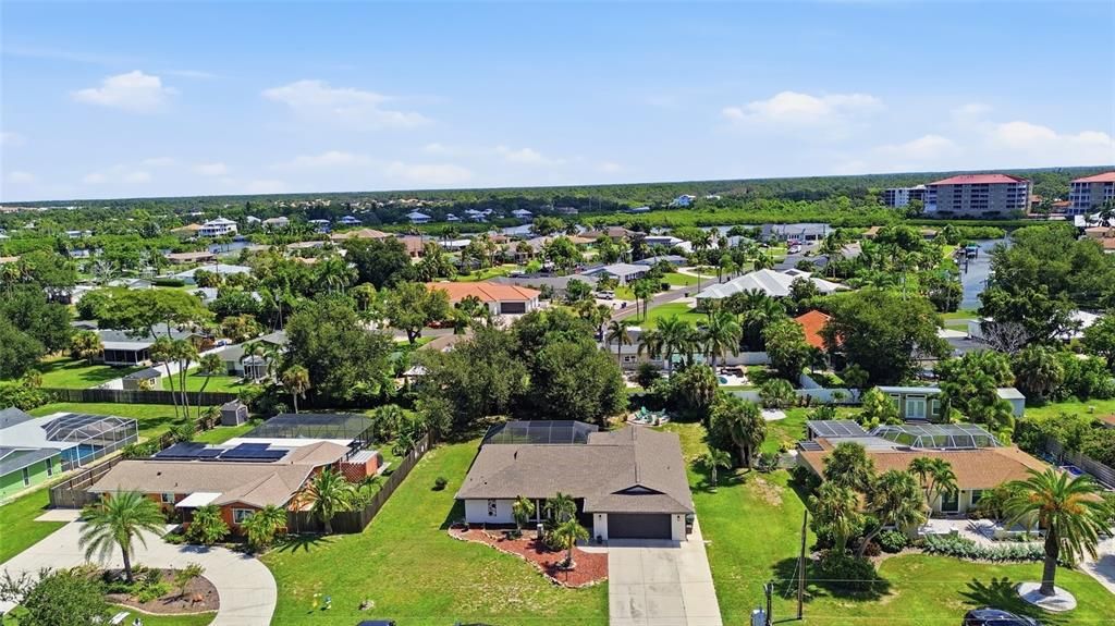 For Sale: $529,900 (2 beds, 2 baths, 1704 Square Feet)
