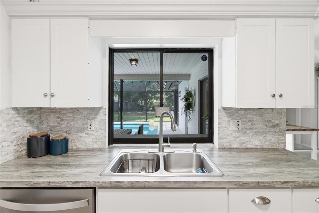For Sale: $529,900 (2 beds, 2 baths, 1704 Square Feet)