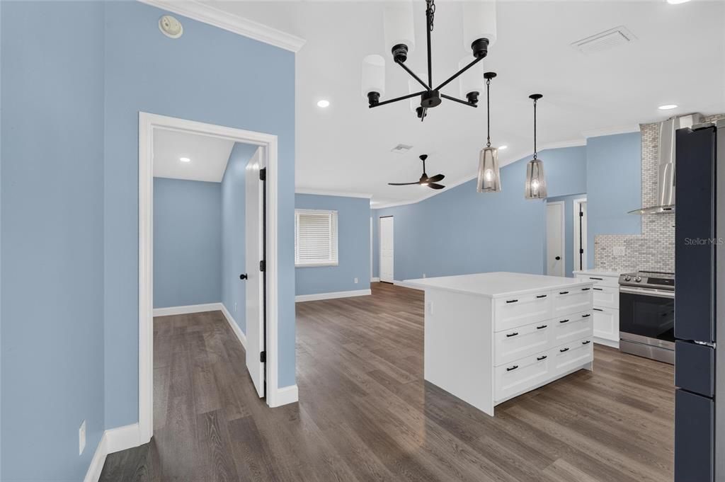 En Venta: $410,000 (3 camas, 2 baños, 1156 Pies cuadrados)