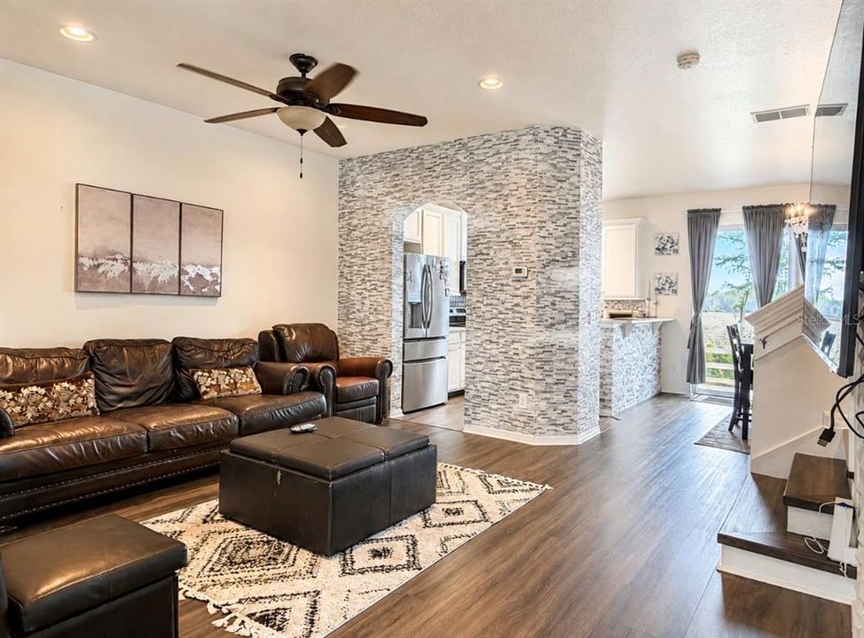 En Venta: $430,000 (3 camas, 2 baños, 1578 Pies cuadrados)