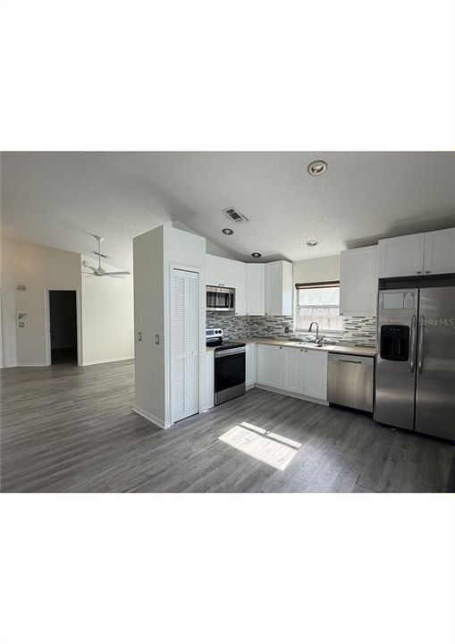В аренду: $2,750 (3 спален, 2 ванн, 1180 Квадратных фут)