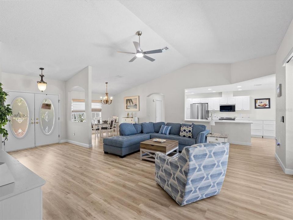 For Sale: $414,000 (3 beds, 2 baths, 1799 Square Feet)