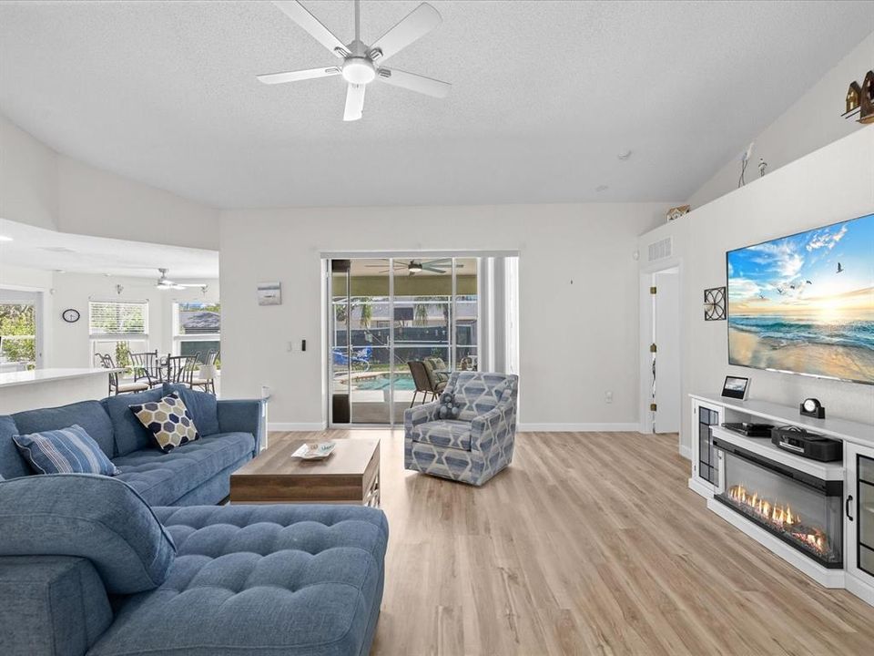 For Sale: $414,000 (3 beds, 2 baths, 1799 Square Feet)