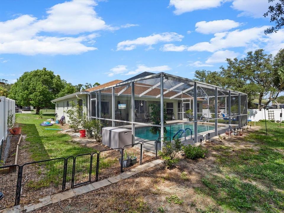 For Sale: $414,000 (3 beds, 2 baths, 1799 Square Feet)