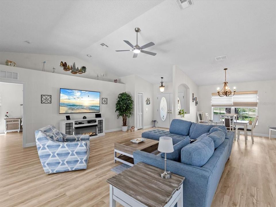 For Sale: $414,000 (3 beds, 2 baths, 1799 Square Feet)