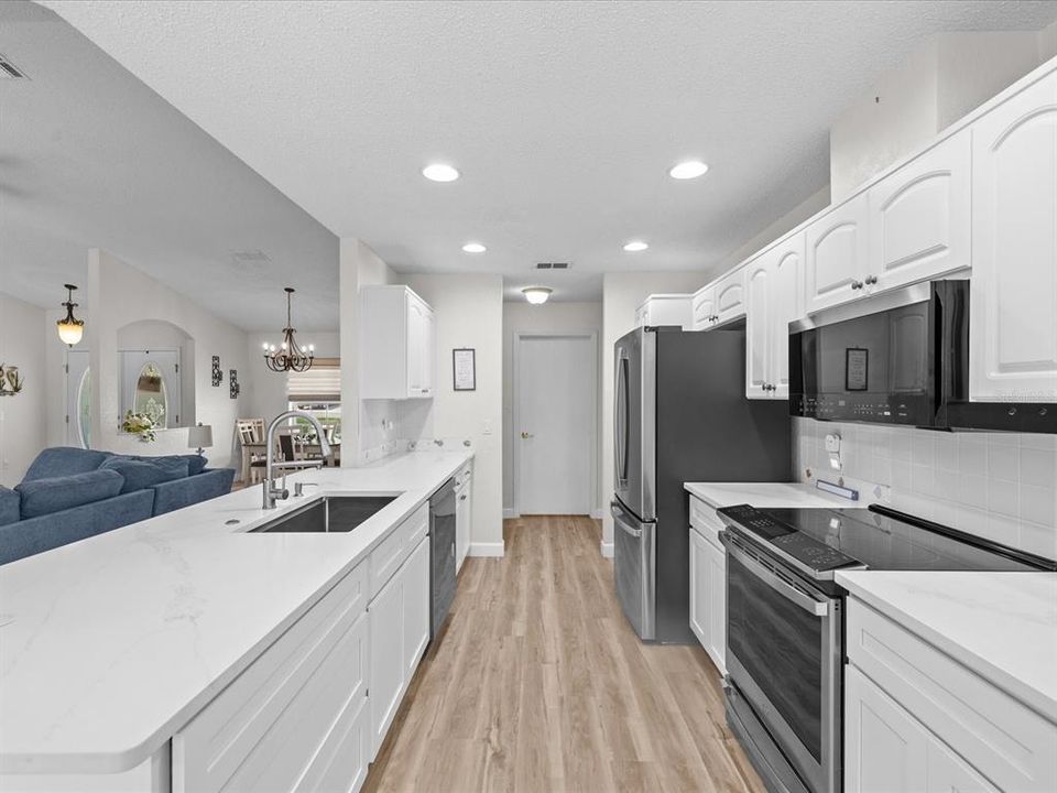 For Sale: $414,000 (3 beds, 2 baths, 1799 Square Feet)