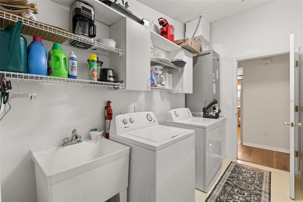 For Sale: $315,000 (3 beds, 2 baths, 1392 Square Feet)