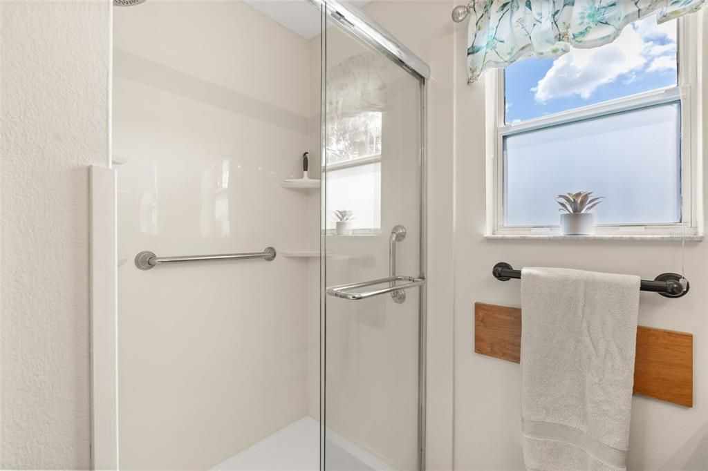 For Sale: $315,000 (3 beds, 2 baths, 1392 Square Feet)
