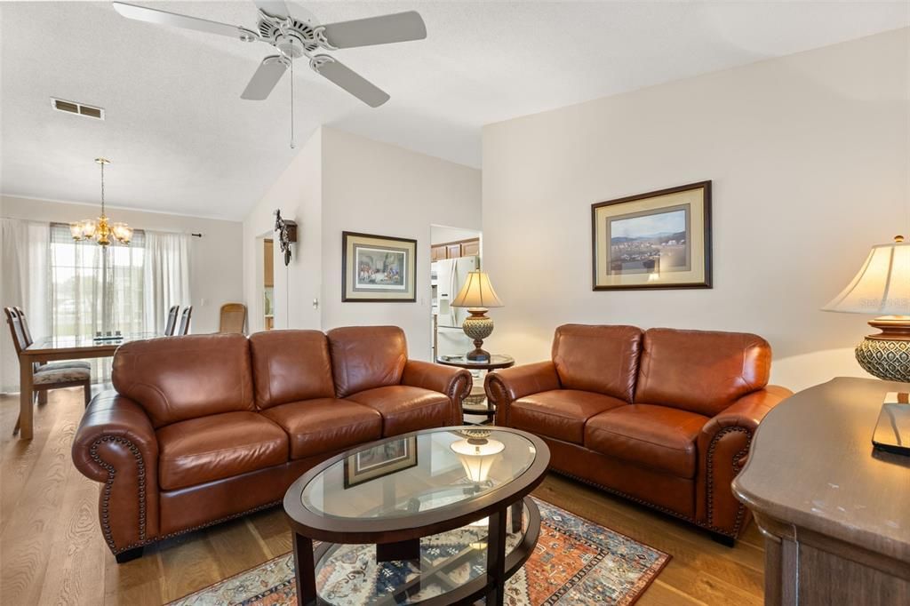 For Sale: $315,000 (3 beds, 2 baths, 1392 Square Feet)
