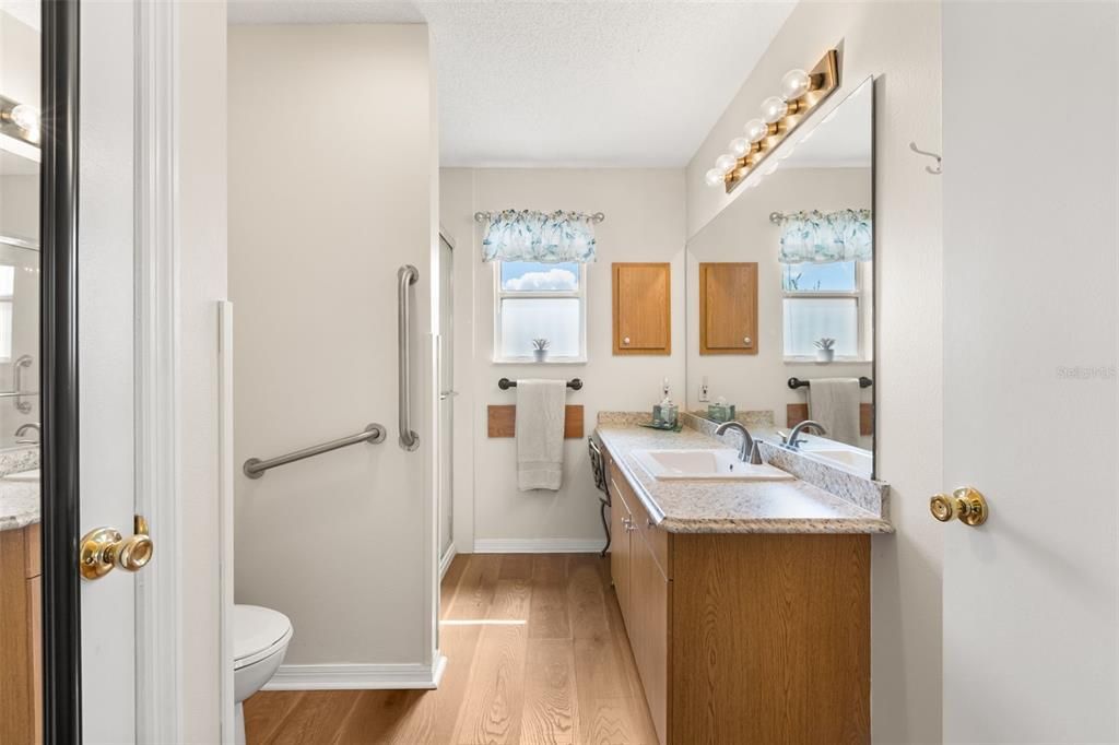 For Sale: $315,000 (3 beds, 2 baths, 1392 Square Feet)