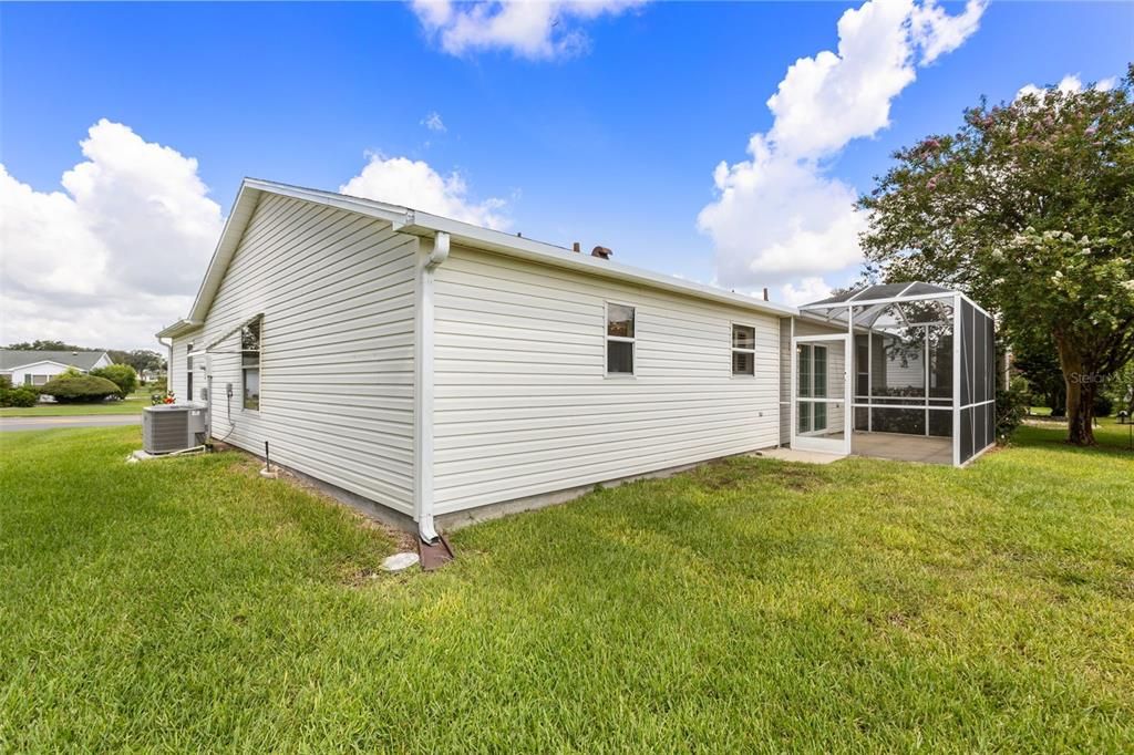 For Sale: $315,000 (3 beds, 2 baths, 1392 Square Feet)