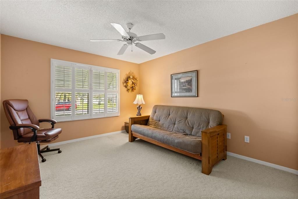 For Sale: $315,000 (3 beds, 2 baths, 1392 Square Feet)