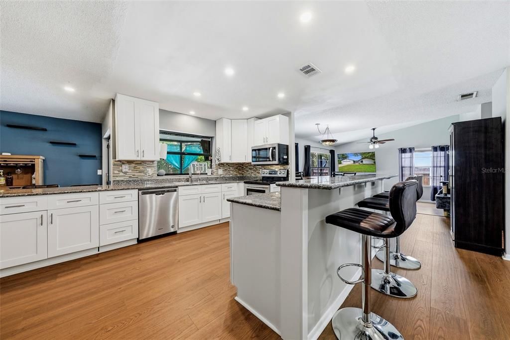 En Venta: $475,000 (3 camas, 2 baños, 1702 Pies cuadrados)