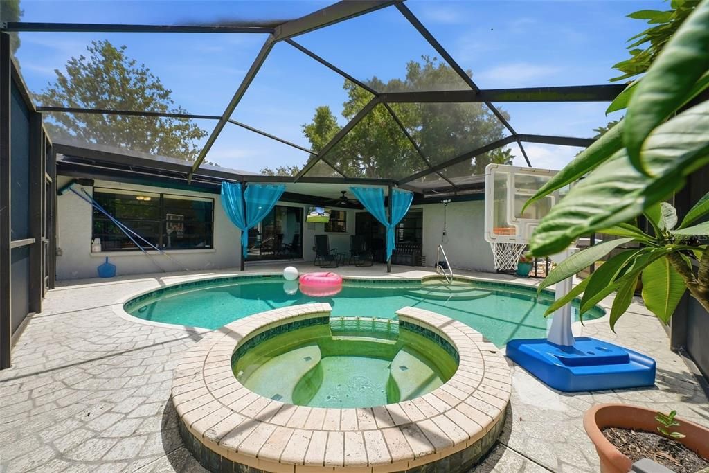 En Venta: $475,000 (3 camas, 2 baños, 1702 Pies cuadrados)