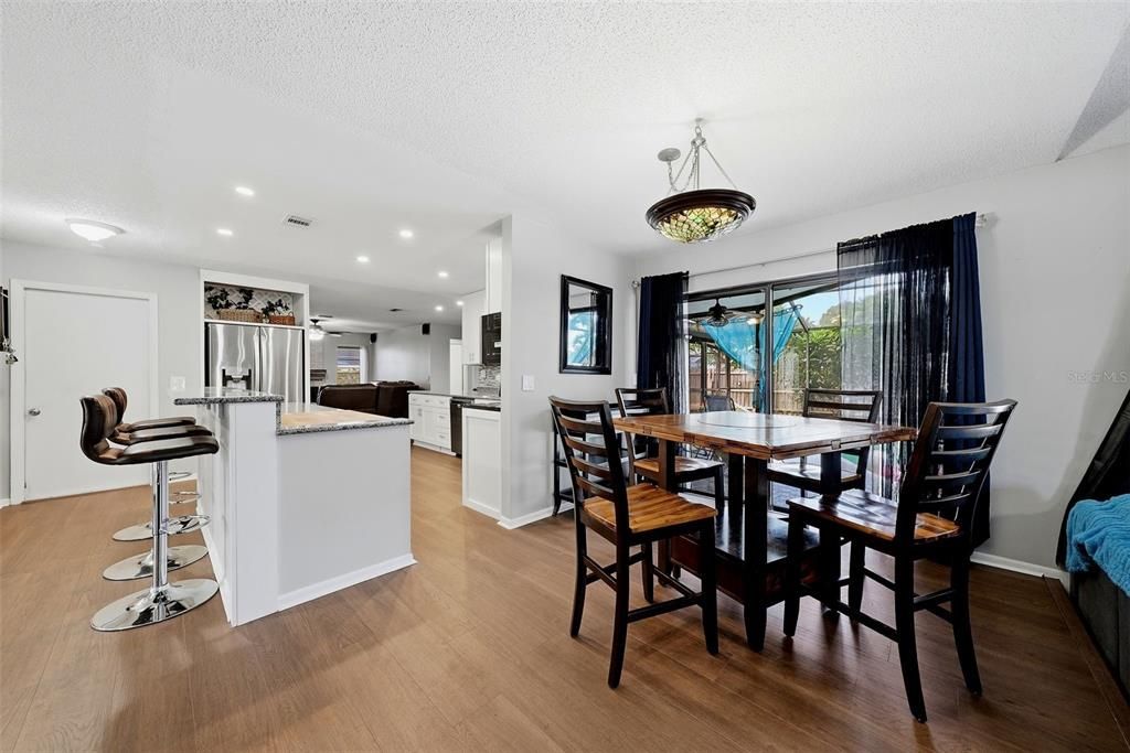 En Venta: $475,000 (3 camas, 2 baños, 1702 Pies cuadrados)