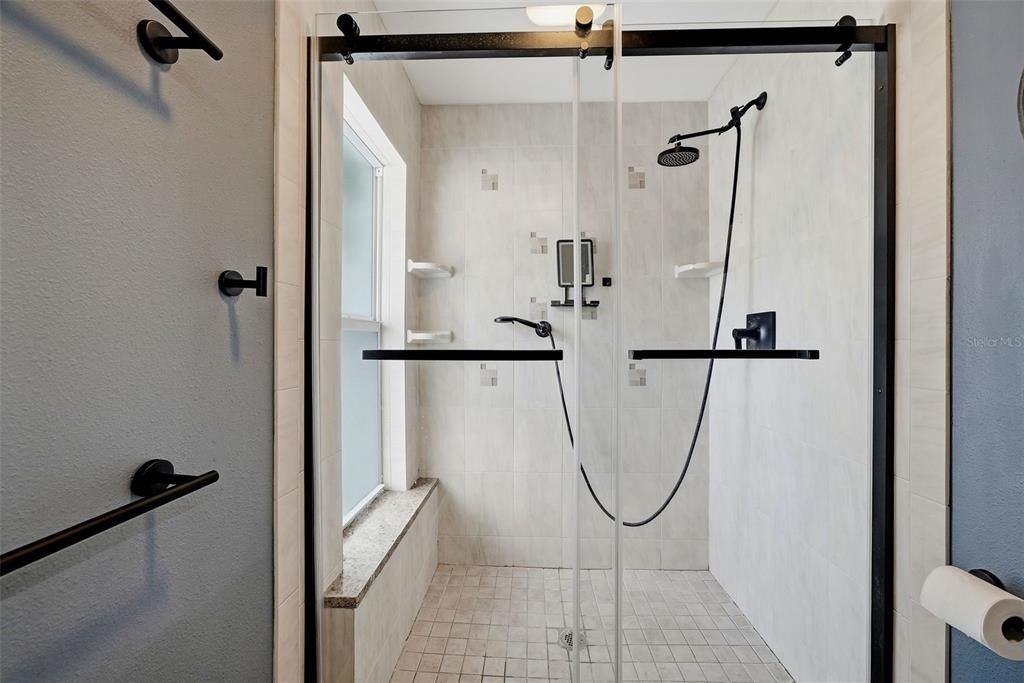 En Venta: $475,000 (3 camas, 2 baños, 1702 Pies cuadrados)