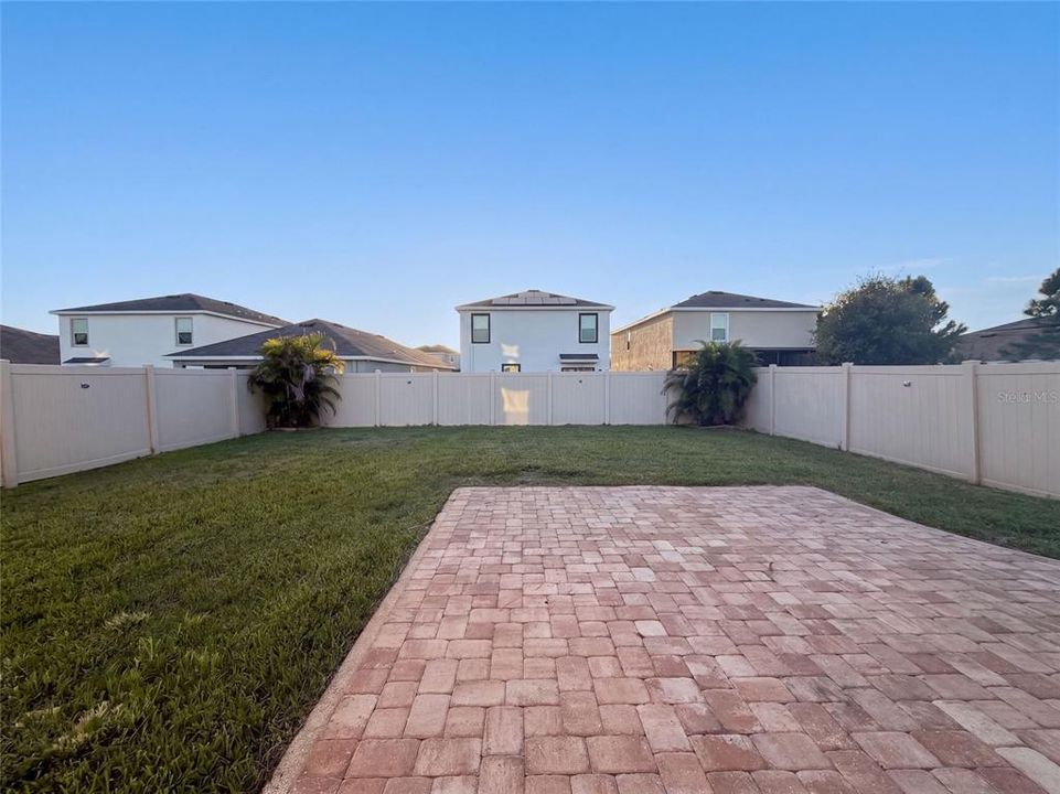 For Sale: $335,000 (5 beds, 3 baths, 2447 Square Feet)
