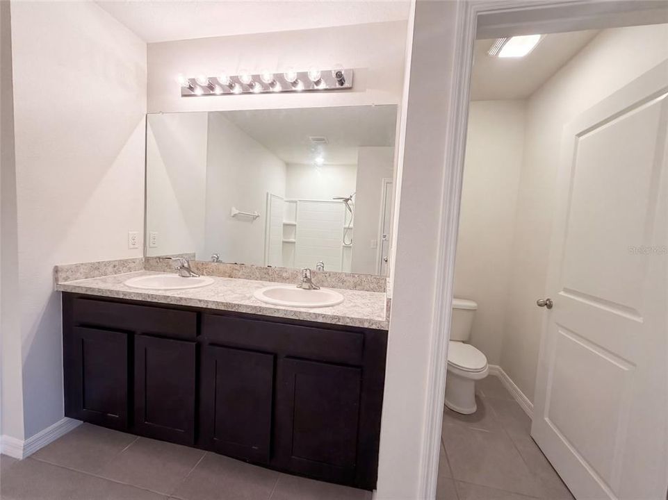 For Sale: $335,000 (5 beds, 3 baths, 2447 Square Feet)
