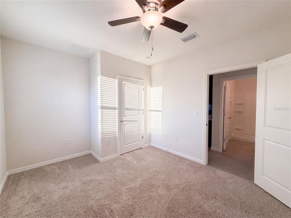 For Sale: $335,000 (5 beds, 3 baths, 2447 Square Feet)