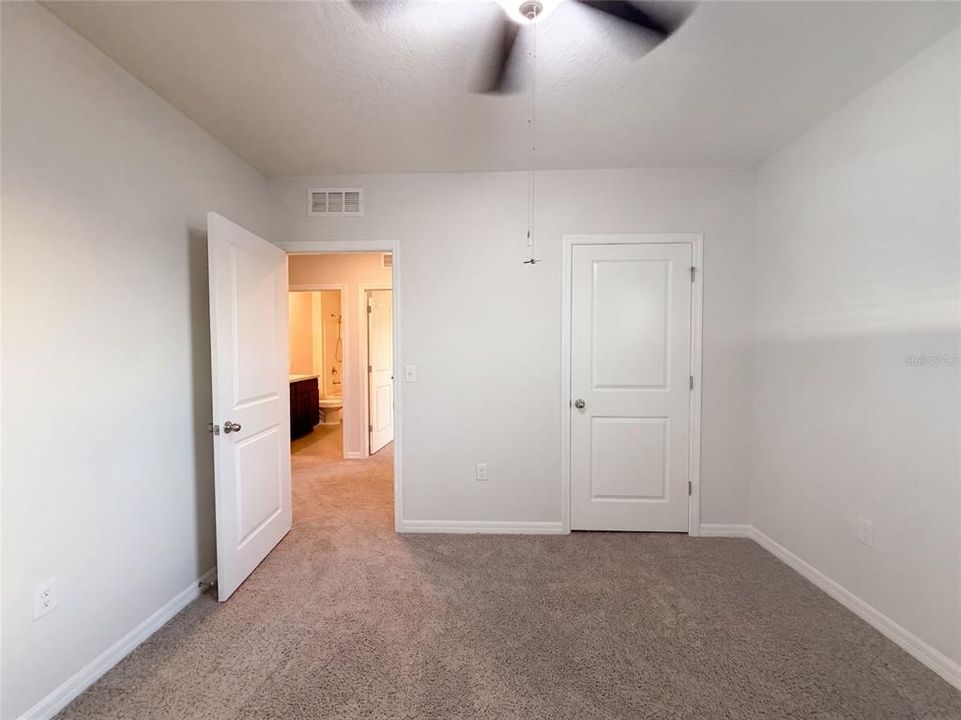 For Sale: $335,000 (5 beds, 3 baths, 2447 Square Feet)