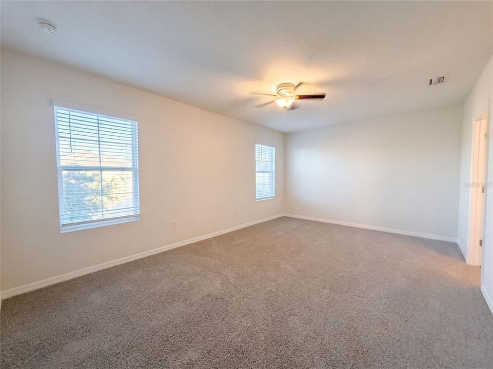 For Sale: $335,000 (5 beds, 3 baths, 2447 Square Feet)