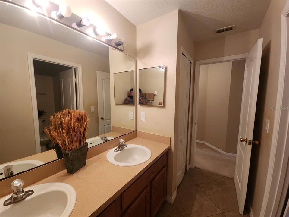 For Sale: $451,000 (6 beds, 2 baths, 3185 Square Feet)