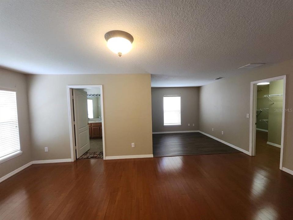 For Sale: $451,000 (6 beds, 2 baths, 3185 Square Feet)