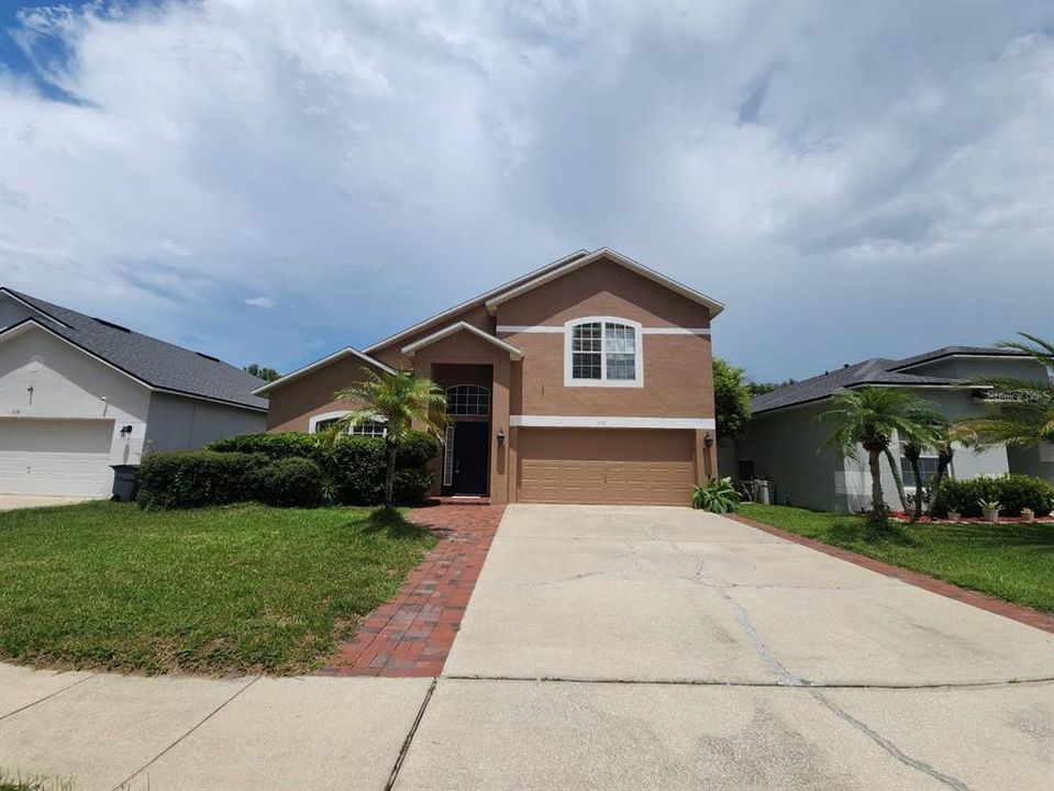 For Sale: $451,000 (6 beds, 2 baths, 3185 Square Feet)
