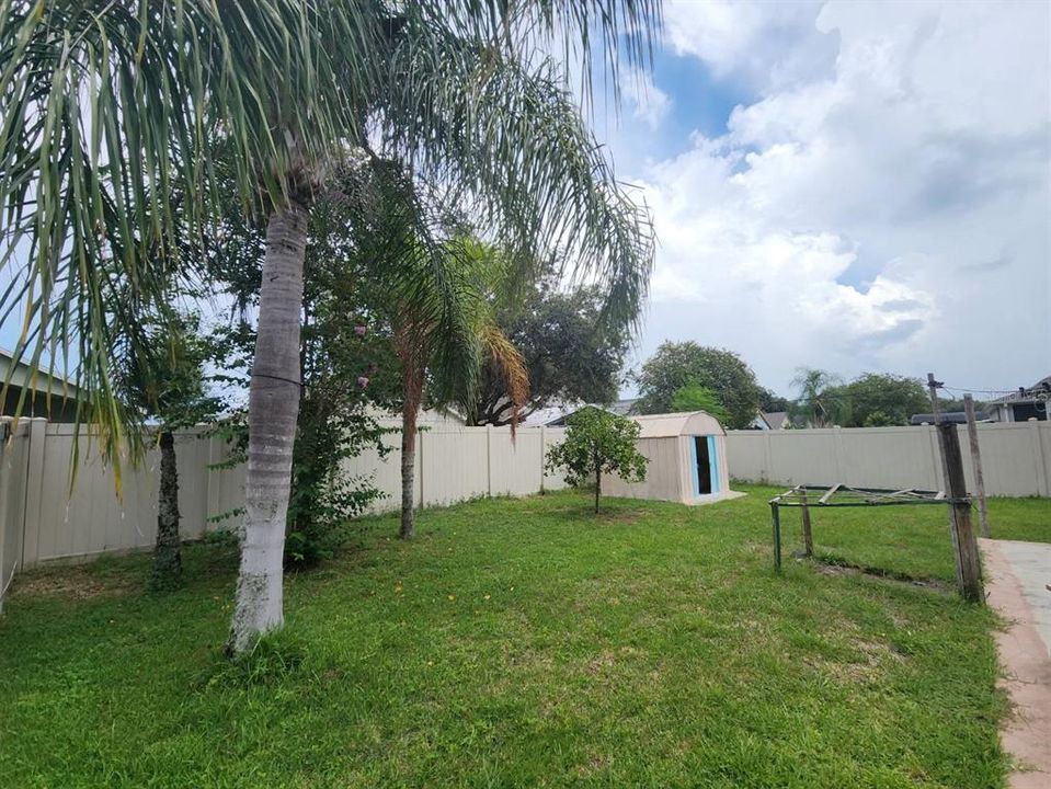 For Sale: $451,000 (6 beds, 2 baths, 3185 Square Feet)