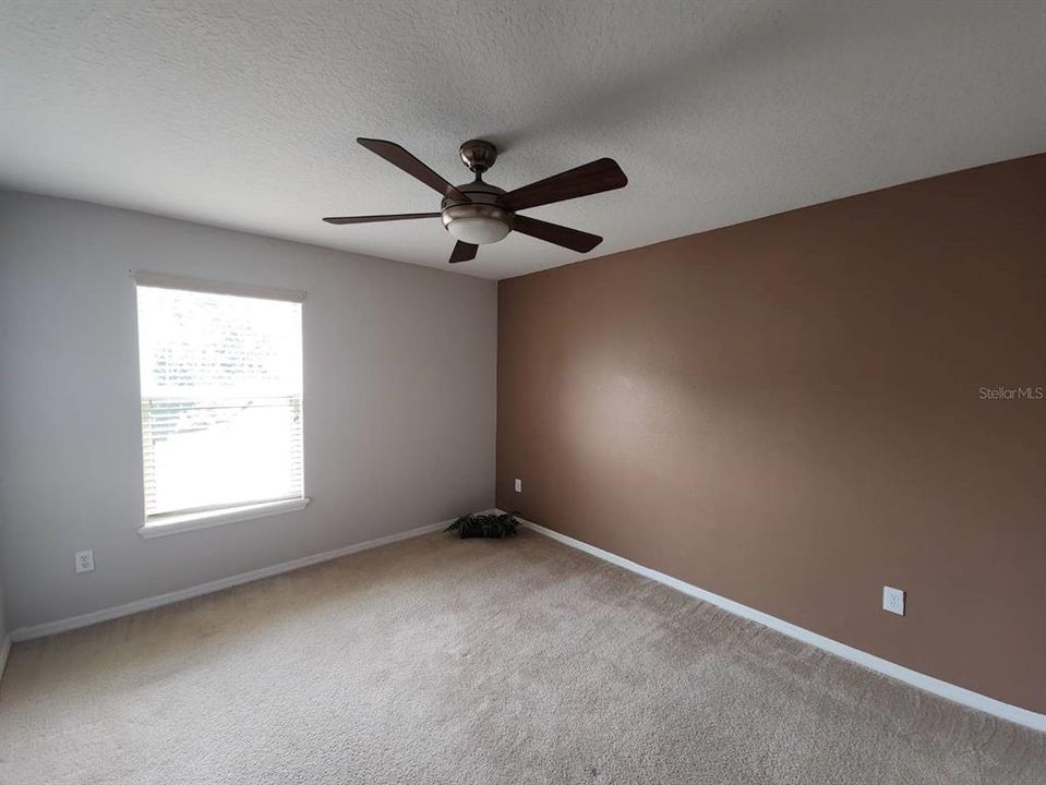 For Sale: $451,000 (6 beds, 2 baths, 3185 Square Feet)