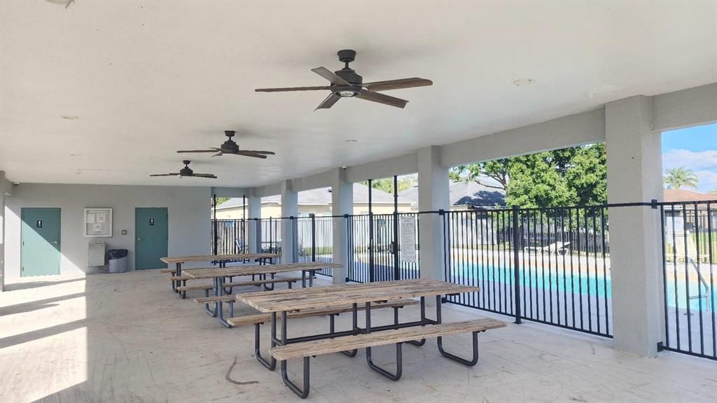For Sale: $451,000 (6 beds, 2 baths, 3185 Square Feet)