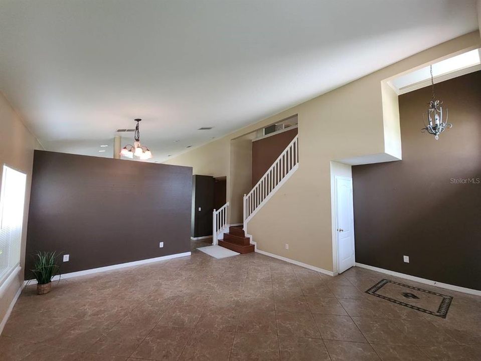 For Sale: $451,000 (6 beds, 2 baths, 3185 Square Feet)