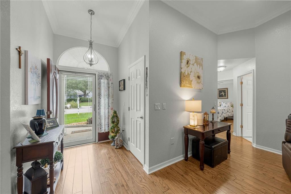 For Sale: $300,000 (3 beds, 2 baths, 1916 Square Feet)