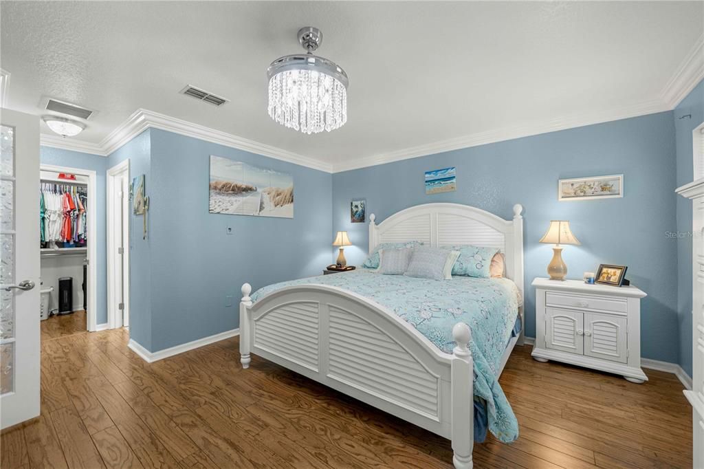 For Sale: $300,000 (3 beds, 2 baths, 1916 Square Feet)