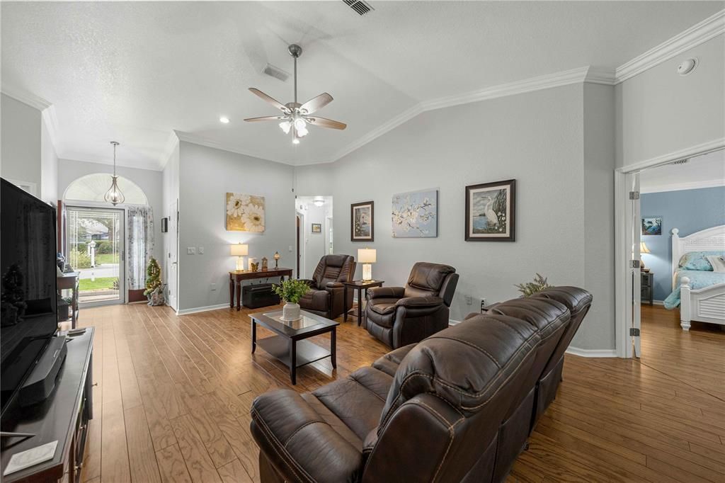 For Sale: $300,000 (3 beds, 2 baths, 1916 Square Feet)