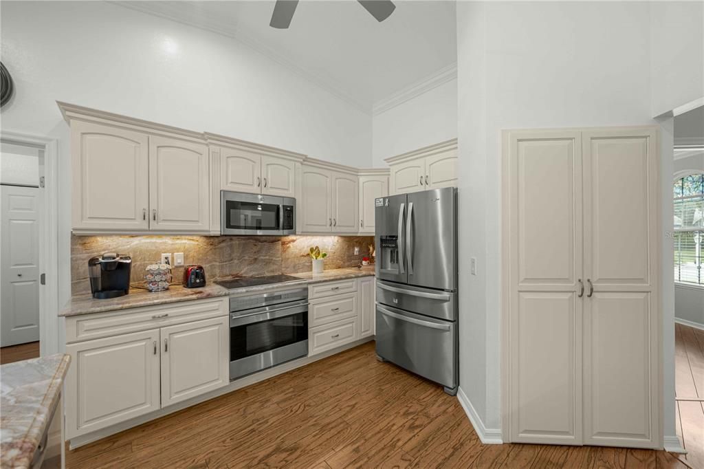 For Sale: $300,000 (3 beds, 2 baths, 1916 Square Feet)