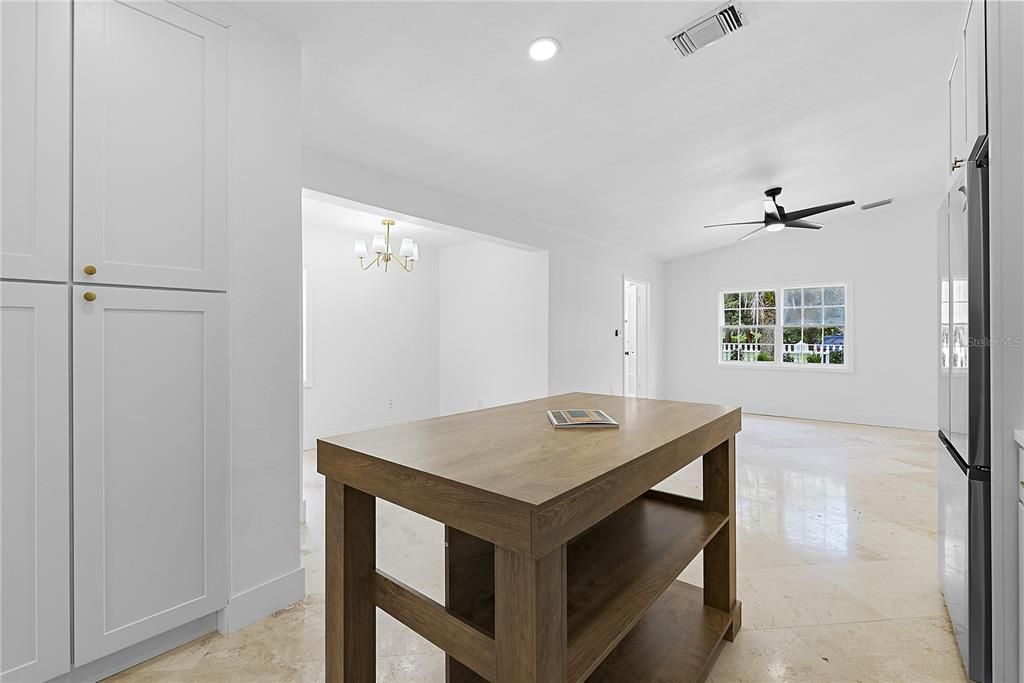 For Sale: $589,900 (3 beds, 2 baths, 1700 Square Feet)