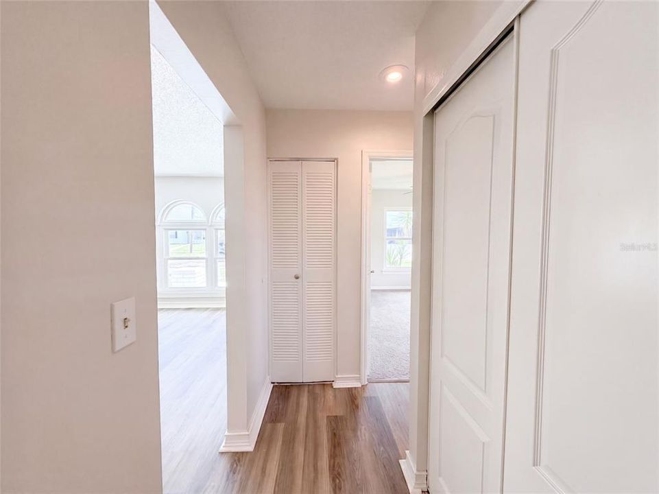 For Sale: $235,000 (2 beds, 2 baths, 1402 Square Feet)