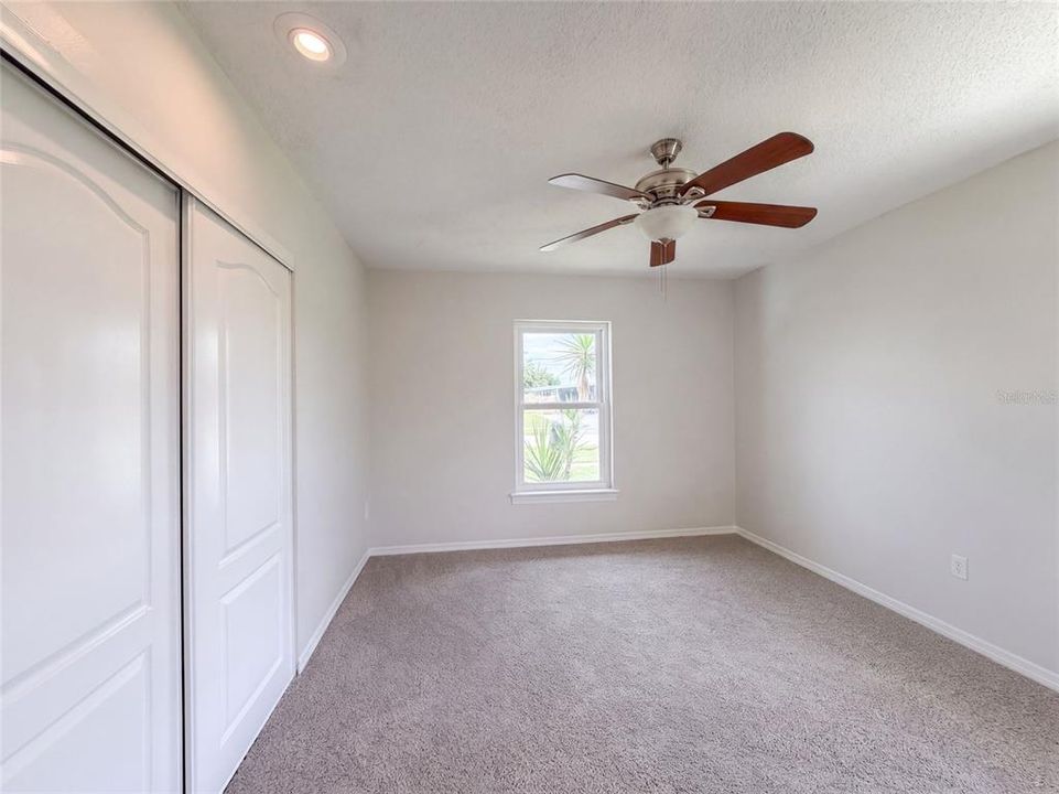 For Sale: $235,000 (2 beds, 2 baths, 1402 Square Feet)