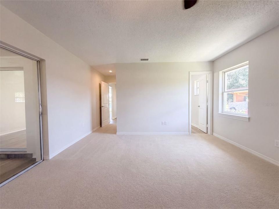 For Sale: $235,000 (2 beds, 2 baths, 1402 Square Feet)