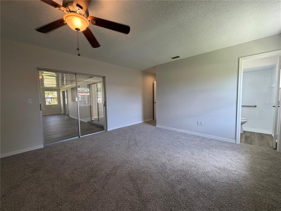 For Sale: $235,000 (2 beds, 2 baths, 1402 Square Feet)