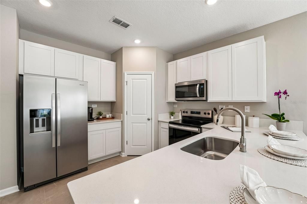 For Sale: $295,835 (4 beds, 2 baths, 1557 Square Feet)