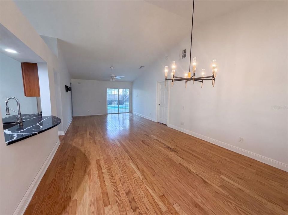 На продажу: $355,000 (3 спален, 2 ванн, 1607 Квадратных фут)