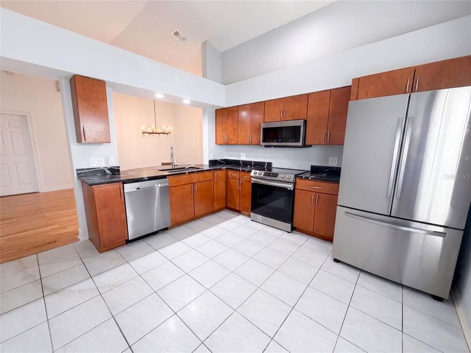 На продажу: $355,000 (3 спален, 2 ванн, 1607 Квадратных фут)