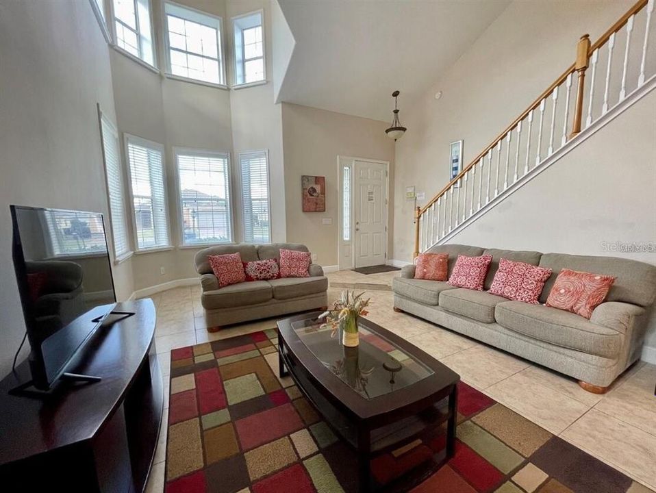 En Venta: $469,900 (5 camas, 5 baños, 2482 Pies cuadrados)