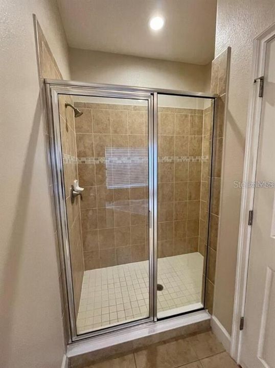 En Venta: $469,900 (5 camas, 5 baños, 2482 Pies cuadrados)