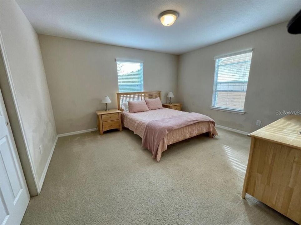 En Venta: $469,900 (5 camas, 5 baños, 2482 Pies cuadrados)