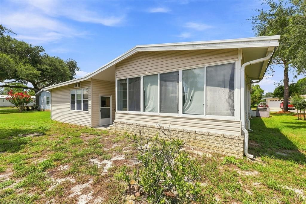 For Sale: $150,000 (2 beds, 2 baths, 1284 Square Feet)