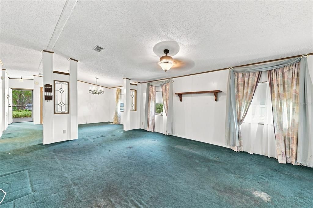 For Sale: $150,000 (2 beds, 2 baths, 1284 Square Feet)